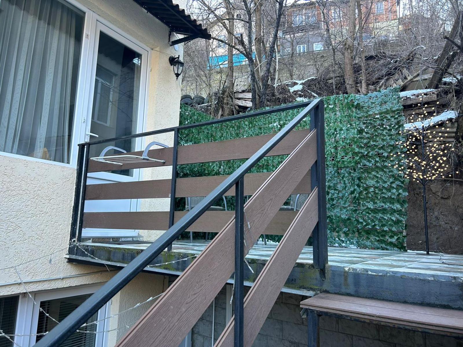 Cosy Apartment Borjomi Bagian luar foto
